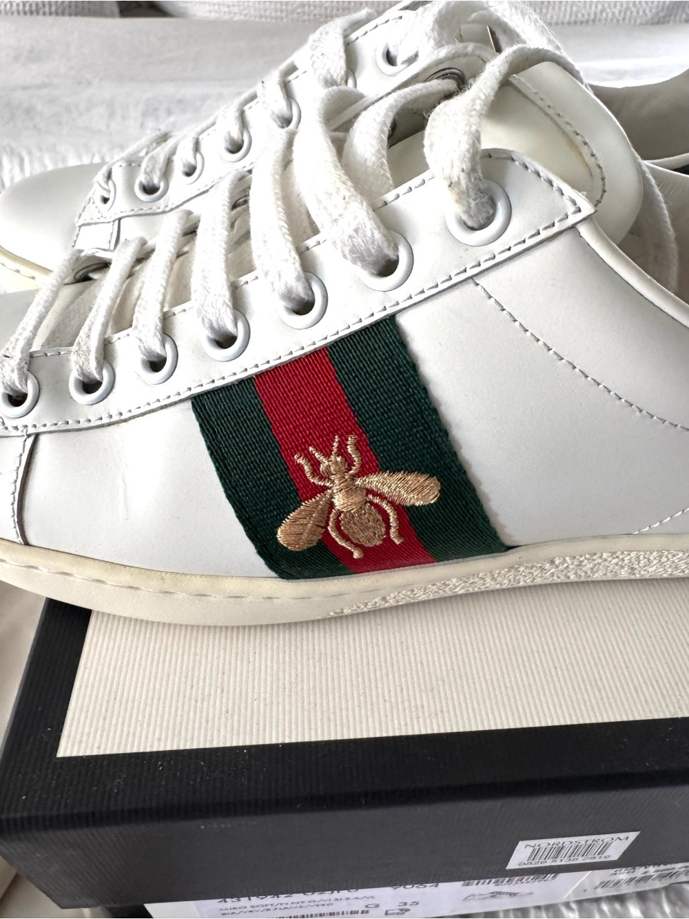Authentic Gucci White Sneakers with Box Dust Bags and Cards - Picture 7 of 8